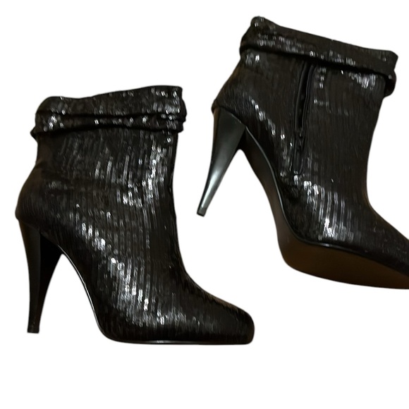 Cami  size 11 black sequin boots fits size 10  very well hidden platform at toe - Picture 1 of 12